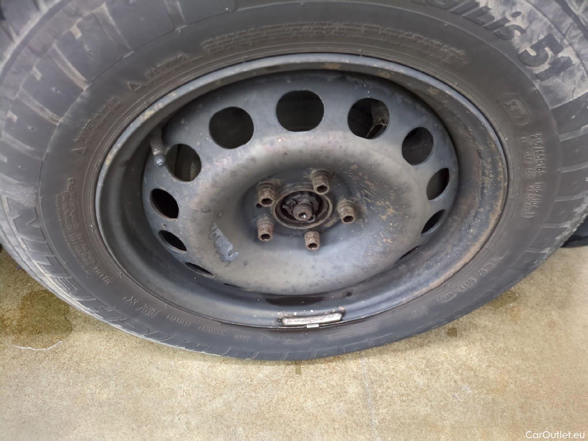  Peugeot  Expert PEUGEOT  VU 4p Fourgon 2.0 BlueHDi 120 S&S Standard Premium P. #13