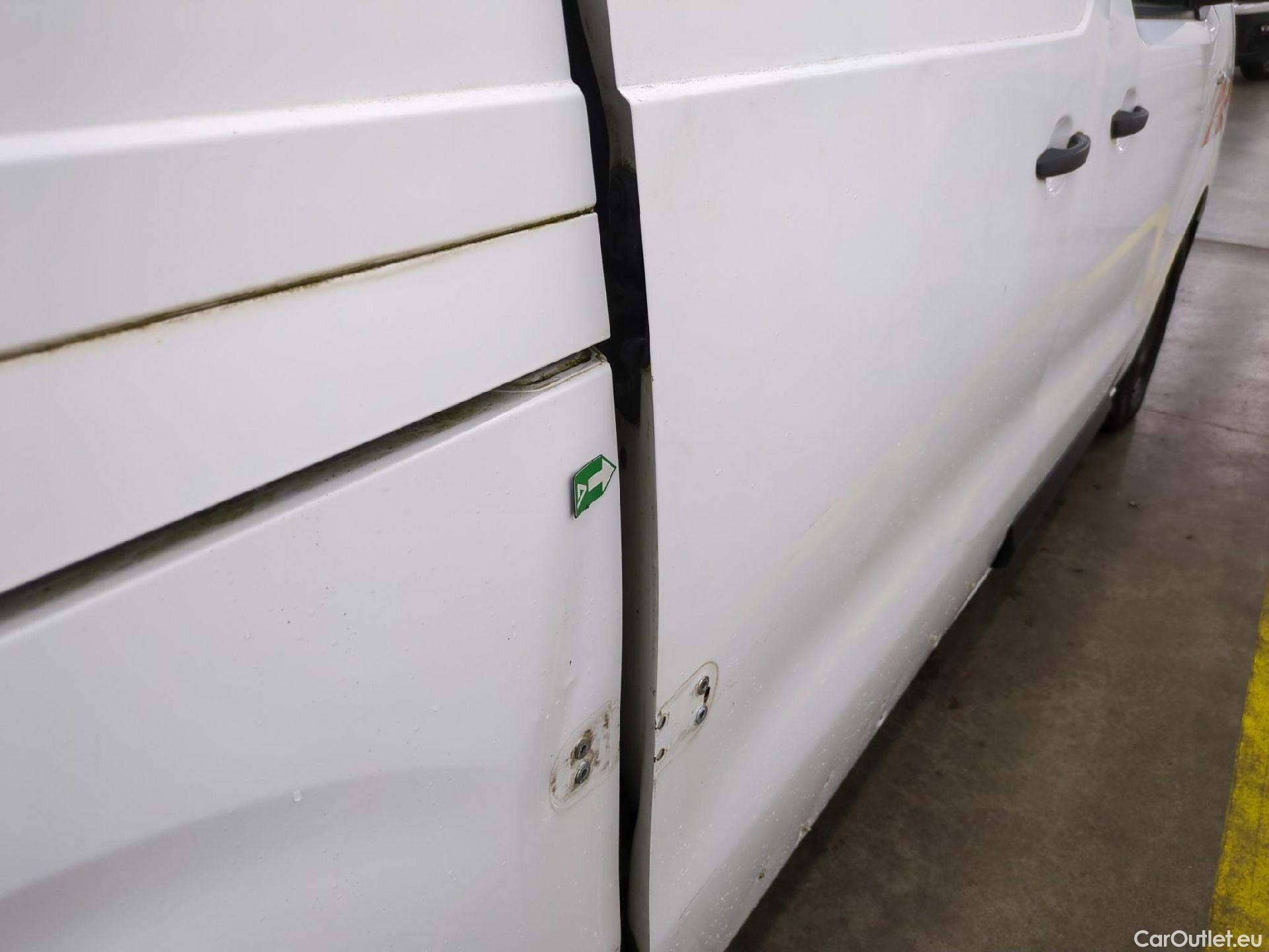  Peugeot  Expert PEUGEOT  VU 4p Fourgon 2.0 BlueHDi 120 S&S Standard Premium P. #8