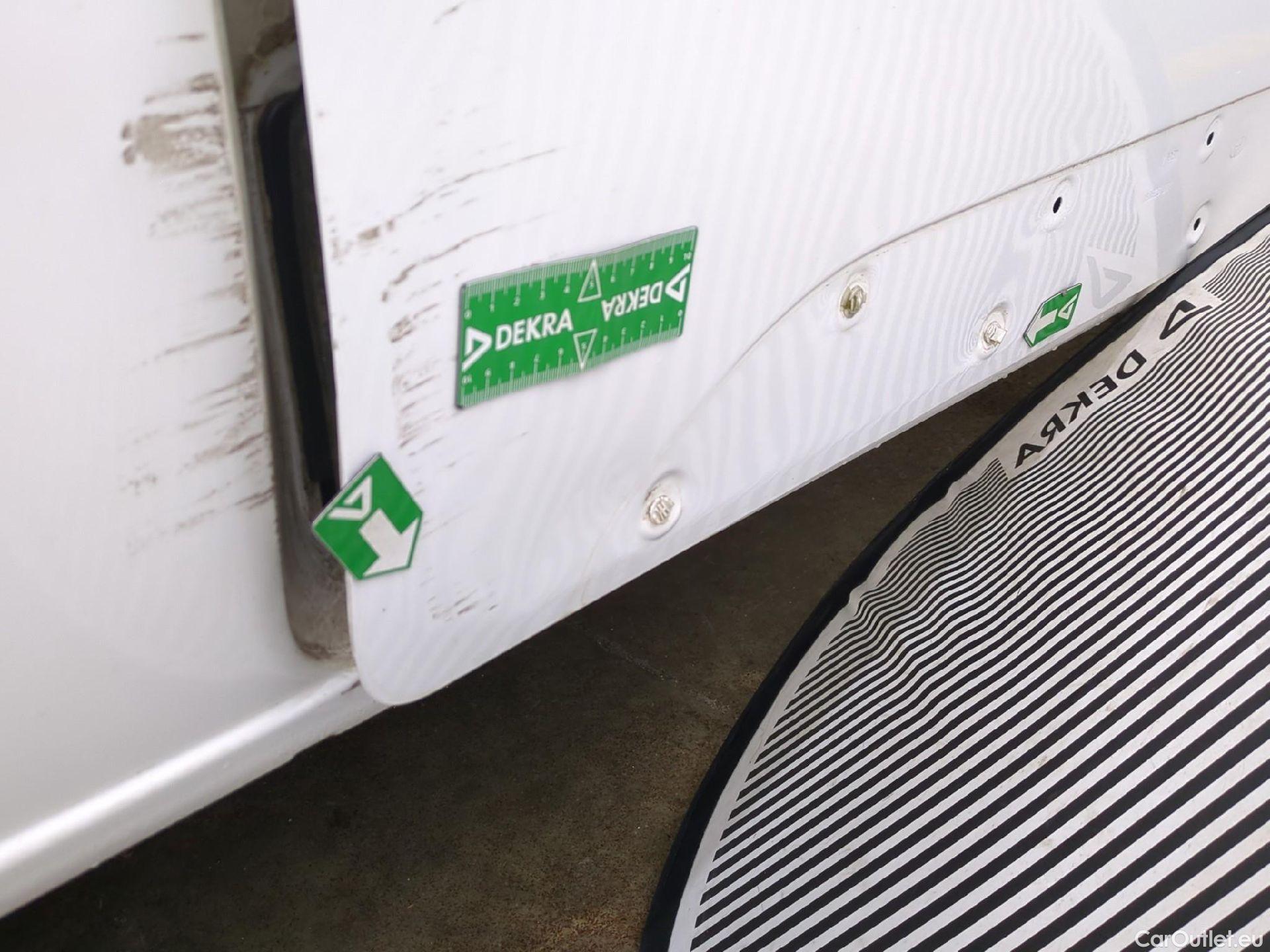  Peugeot  Expert PEUGEOT  VU 4p Fourgon 2.0 BlueHDi 120 S&S Standard Premium P. #22