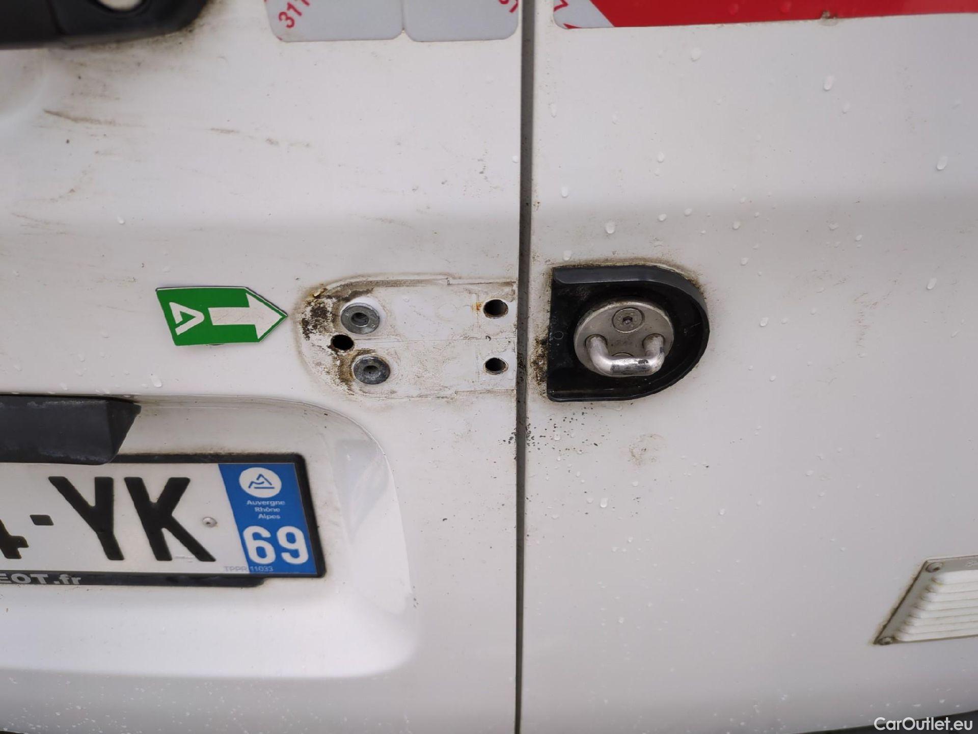  Peugeot  Expert PEUGEOT  VU 4p Fourgon 2.0 BlueHDi 120 S&S Standard Premium P. #5