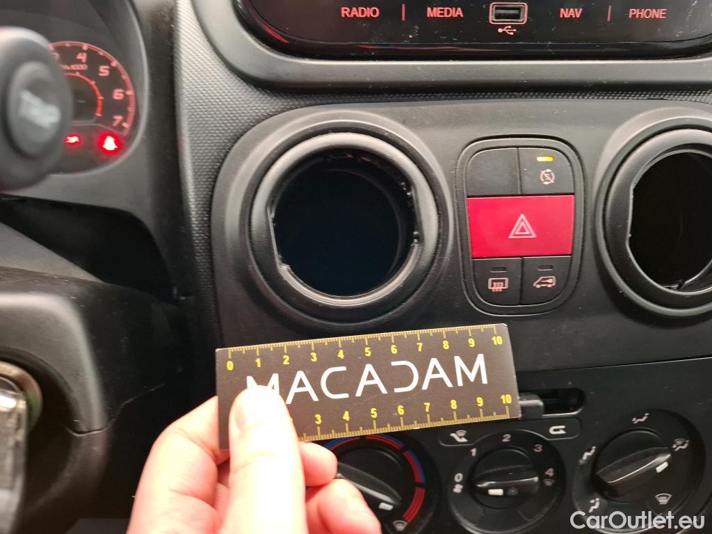  Fiat  Fiorino FIAT  / 2016 / 4P / Fourgonnette 1.3 Multijet 95 Pro Lounge #30