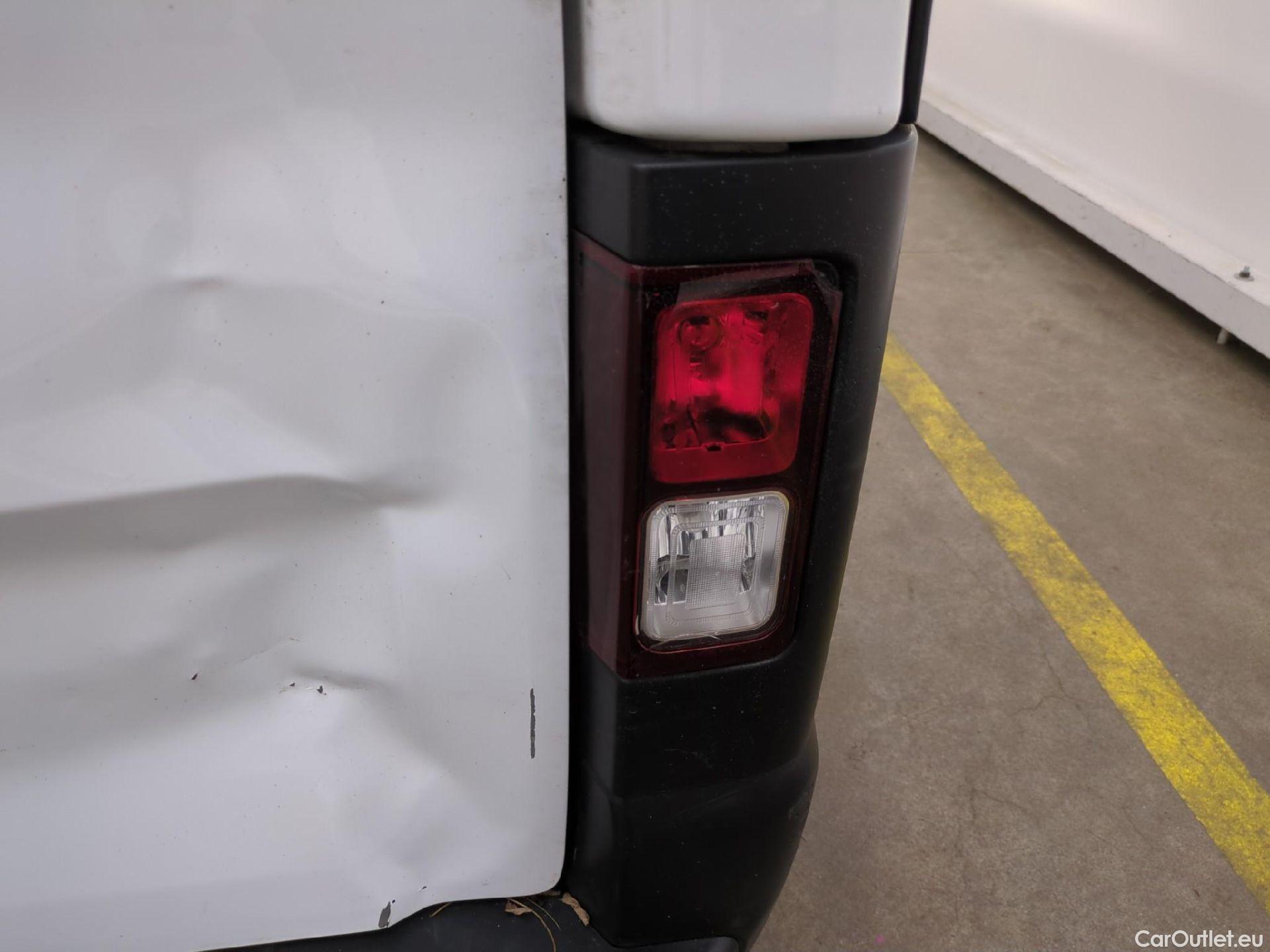  Renault  Trafic RENAULT  / 2019 / 4P / Fourgon tole FG GCF L1H1 1200 dCi 120 #73