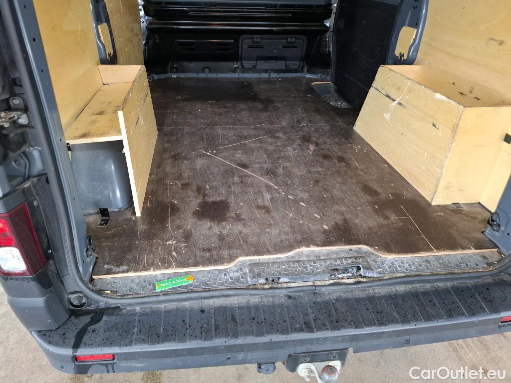  Renault  Trafic RENAULT  / 2019 / 4P / Fourgon tole NV FG GCF L1H1 1200 Energy dCi 145 #16