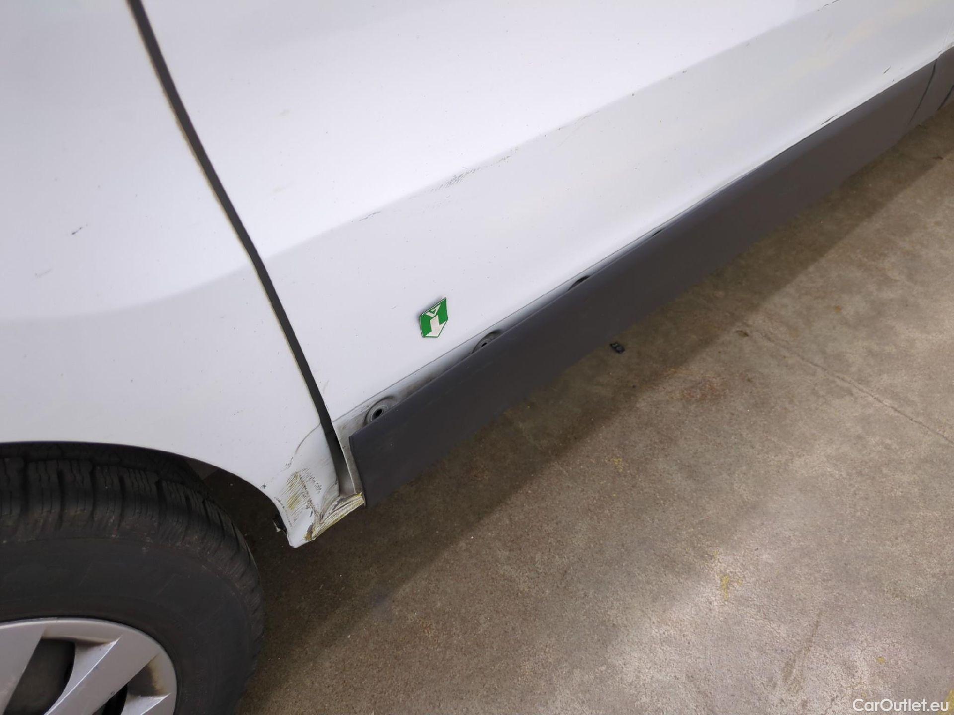  Renault  Trafic RENAULT  / 2019 / 4P / Fourgon tole FG GCF L1H1 1200 dCi 120 #28