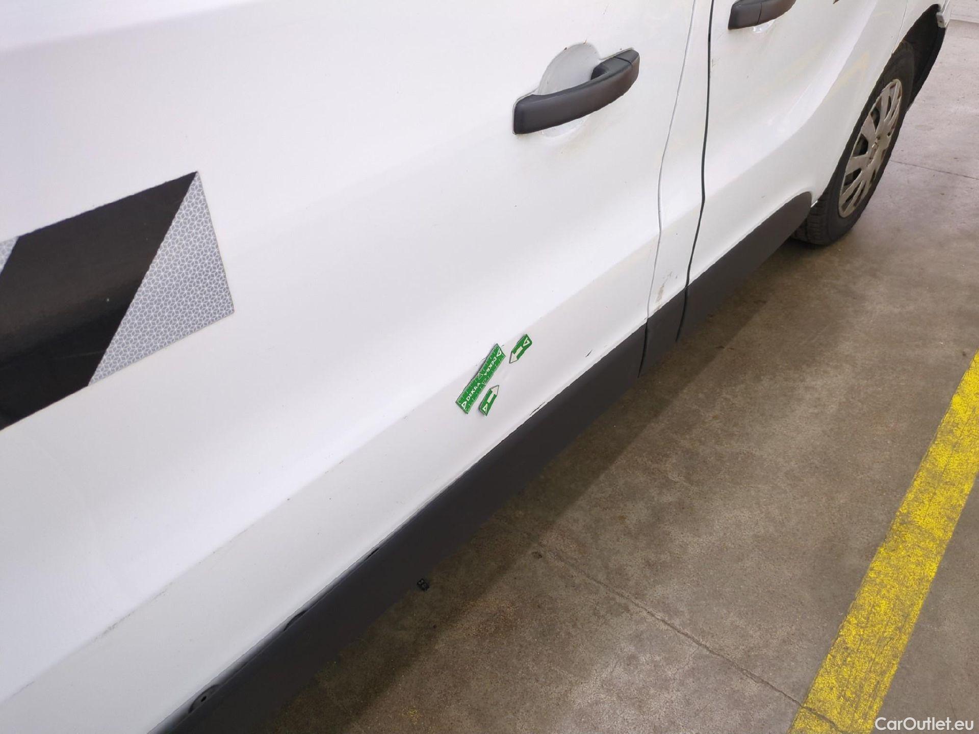  Renault  Trafic RENAULT  / 2019 / 4P / Fourgon tole FG GCF L1H1 1200 dCi 120 #31