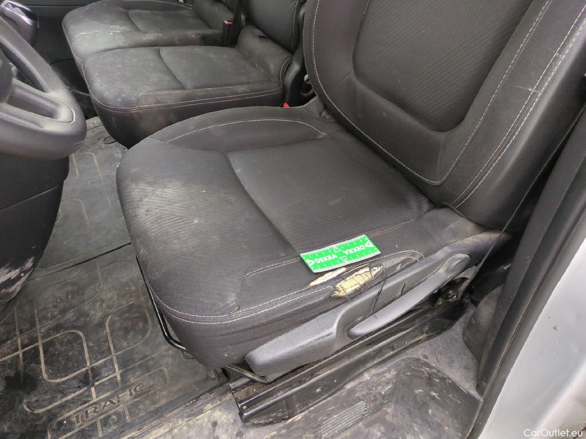  Renault  Trafic RENAULT  / 2019 / 4P / Fourgon tole FG GCF L1H1 1200 dCi 120 #5