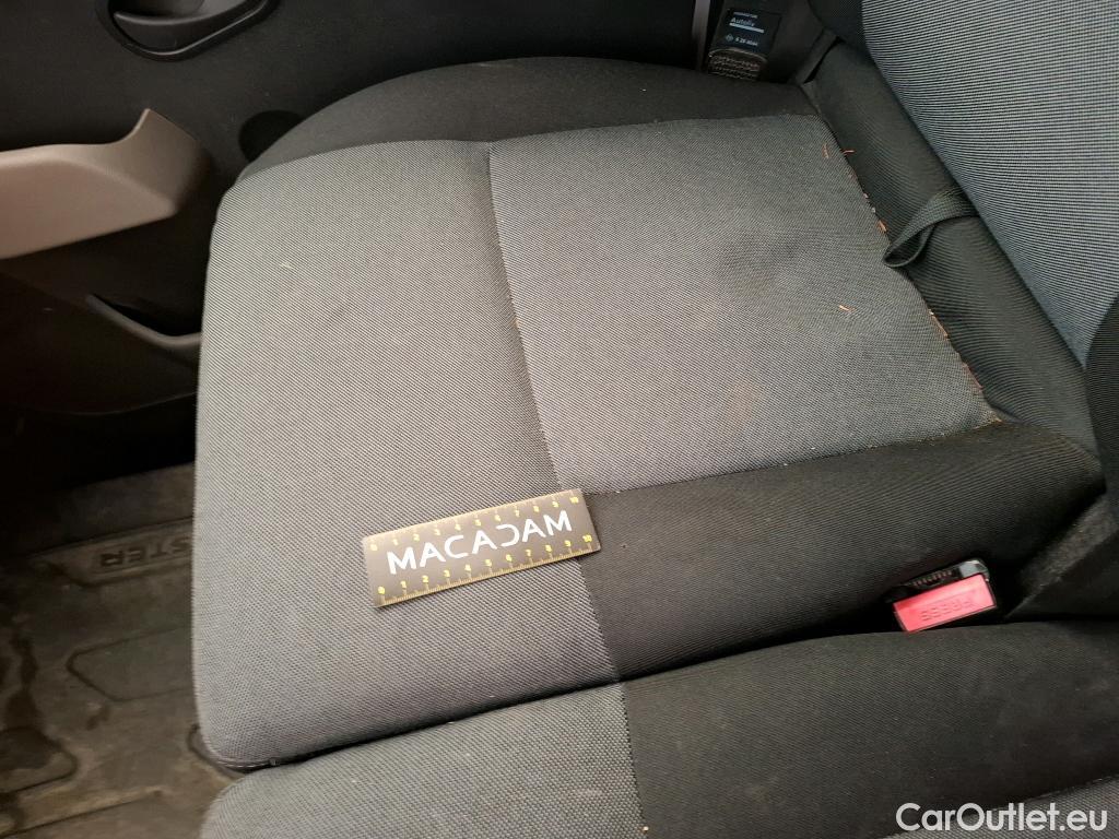  Renault  Master RENAULT  VU 4p Fourgon FG GCf Trac F3500 L2H2 Energy dCi 145 E6 #31