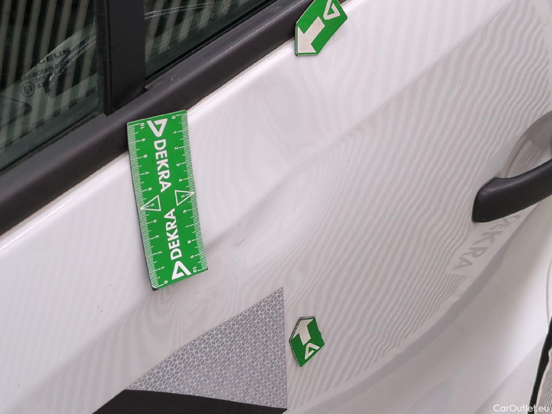  Renault  Trafic RENAULT  / 2019 / 4P / Fourgon tole FG GCF L1H1 1200 dCi 120 #56