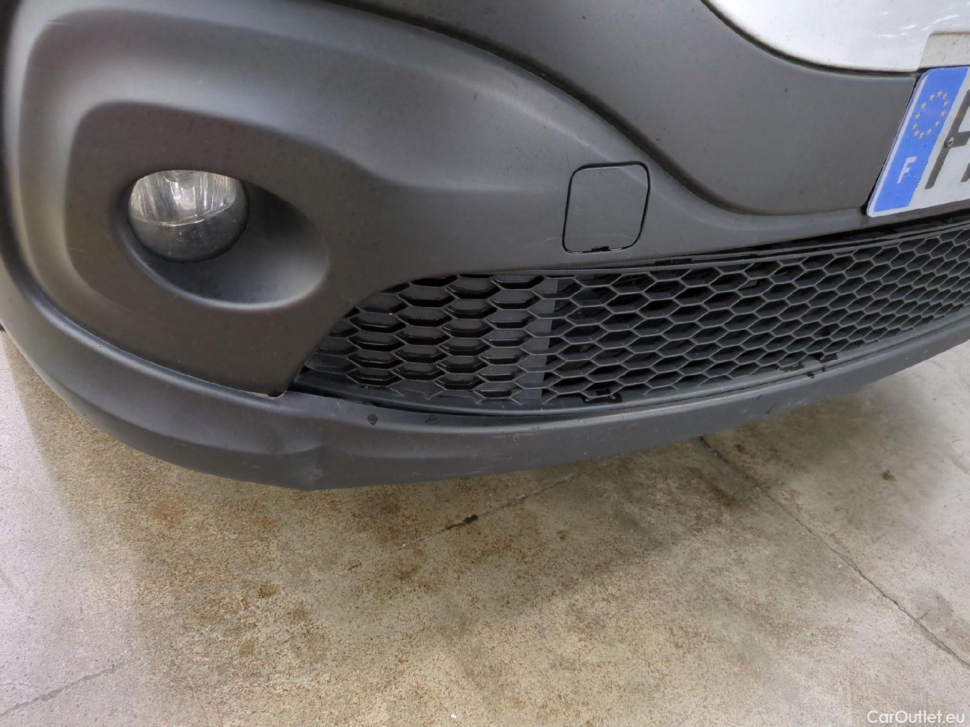  Renault  Trafic RENAULT  / 2019 / 4P / Fourgon tole FG GCF L1H1 1200 dCi 120 #79