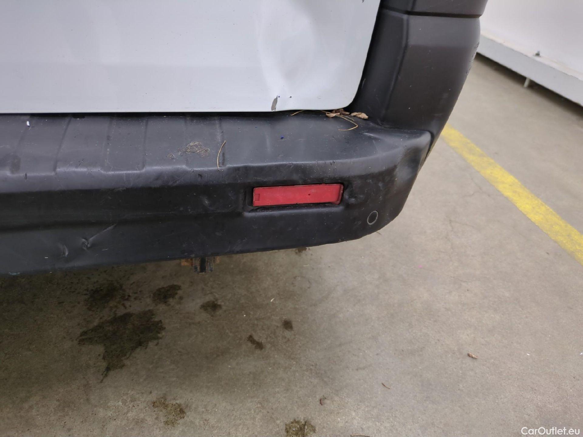  Renault  Trafic RENAULT  / 2019 / 4P / Fourgon tole FG GCF L1H1 1200 dCi 120 #75