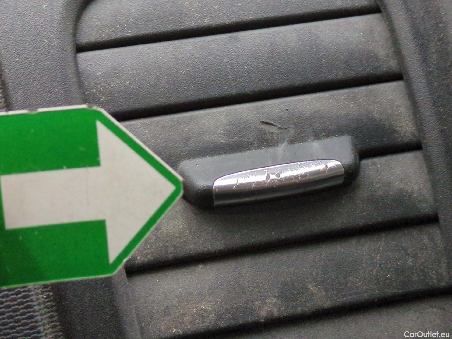  Renault  Trafic RENAULT  / 2019 / 4P / Fourgon tole FG GCF L1H1 1200 dCi 120 #2