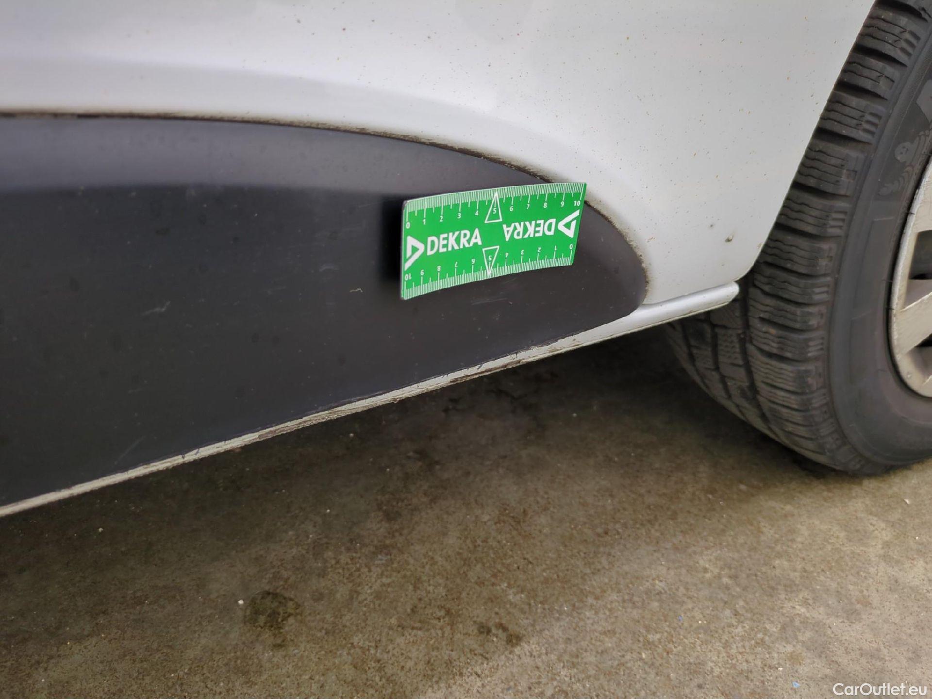  Renault  Trafic RENAULT  / 2019 / 4P / Fourgon tole FG GCF L1H1 1200 dCi 120 #35