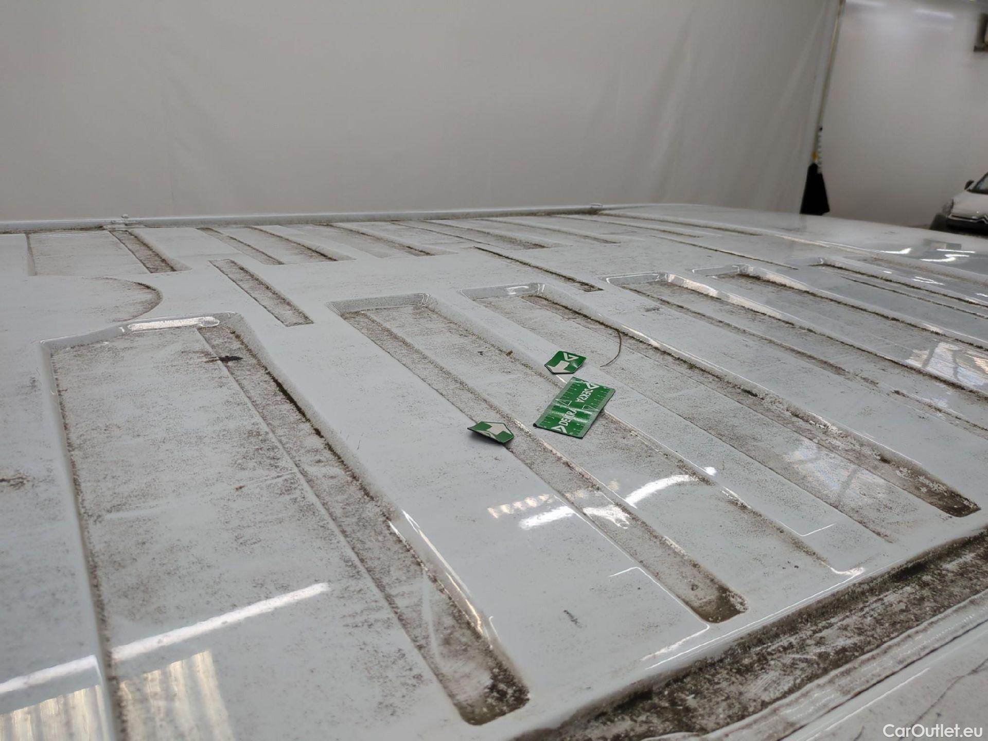  Renault  Trafic RENAULT  / 2019 / 4P / Fourgon tole FG GCF L1H1 1200 dCi 120 #92