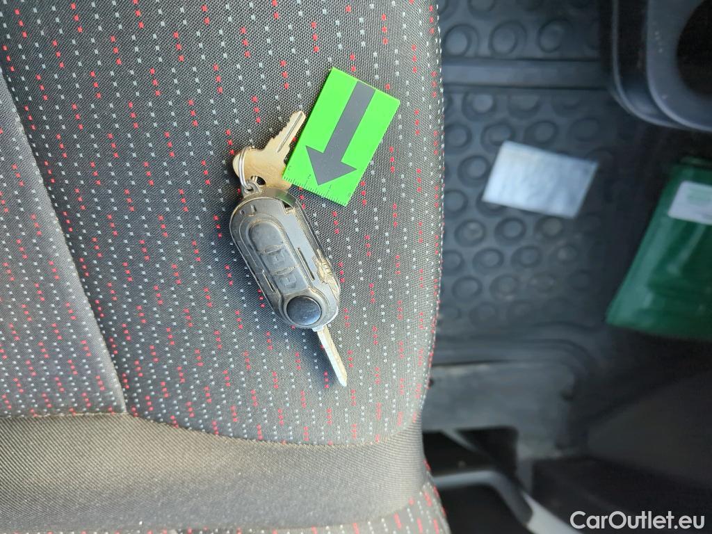  Citroen  C1 2.2 BlueHDi 140 35+ L4 #11