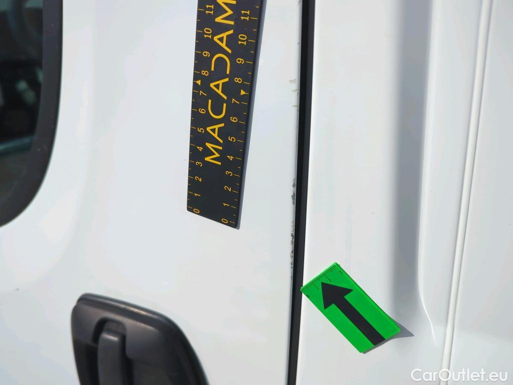  Citroen  C1 2.2 BlueHDi 140 35+ L4 #38