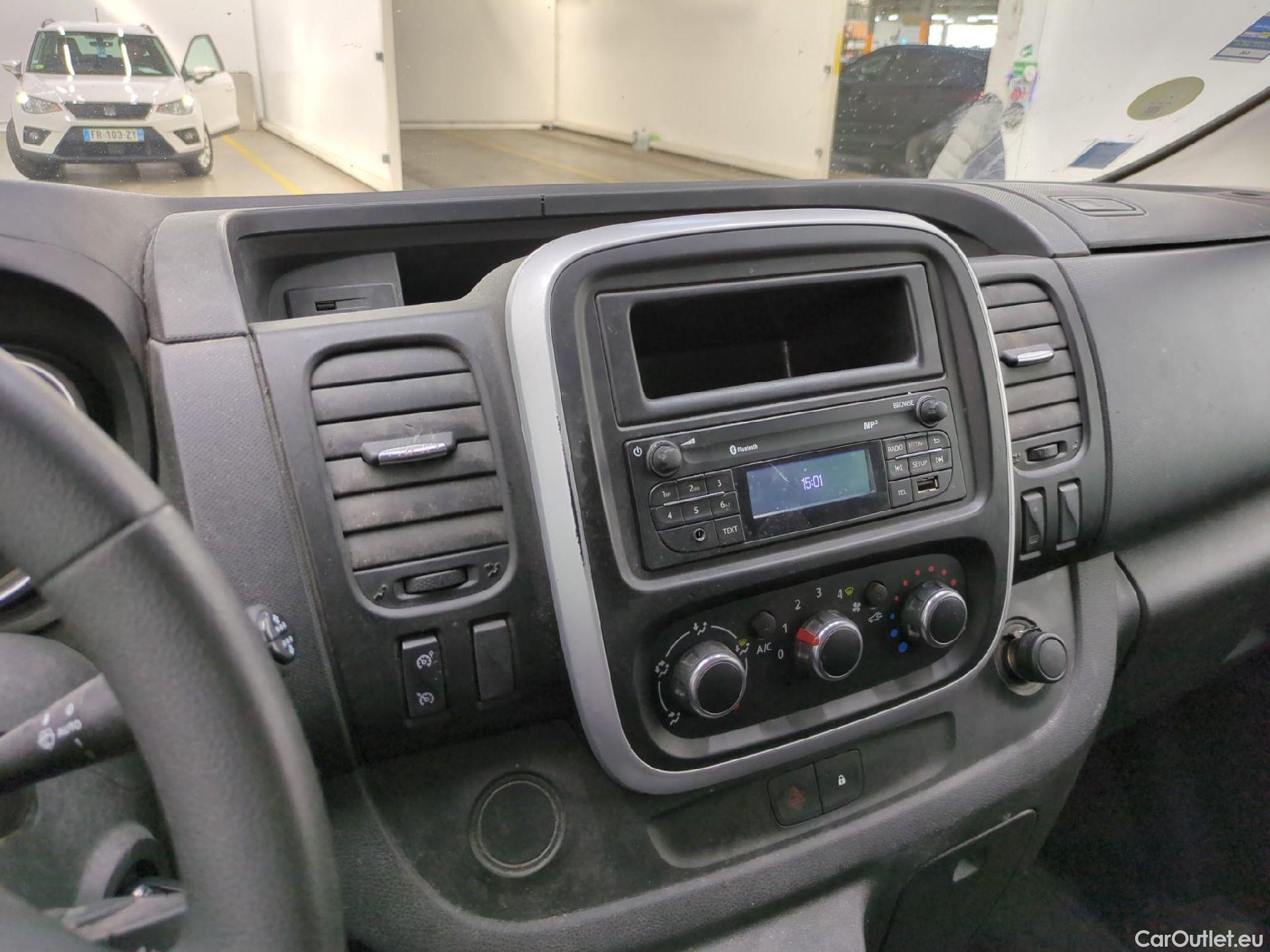  Renault  Trafic RENAULT  / 2019 / 4P / Fourgon tole FG GCF L1H1 1200 dCi 120 #3