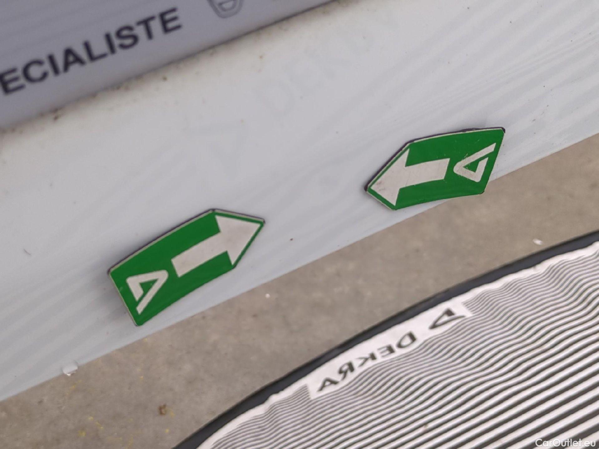  Renault  Trafic RENAULT  / 2019 / 4P / Fourgon tole FG GCF L1H1 1200 dCi 120 #68