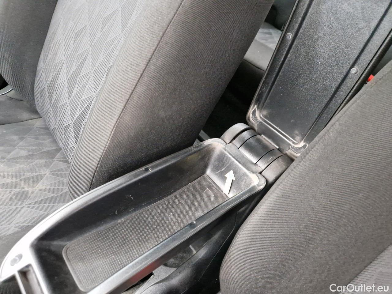  Citroen  C4 1.5 BlueHDi 100 Feel #35