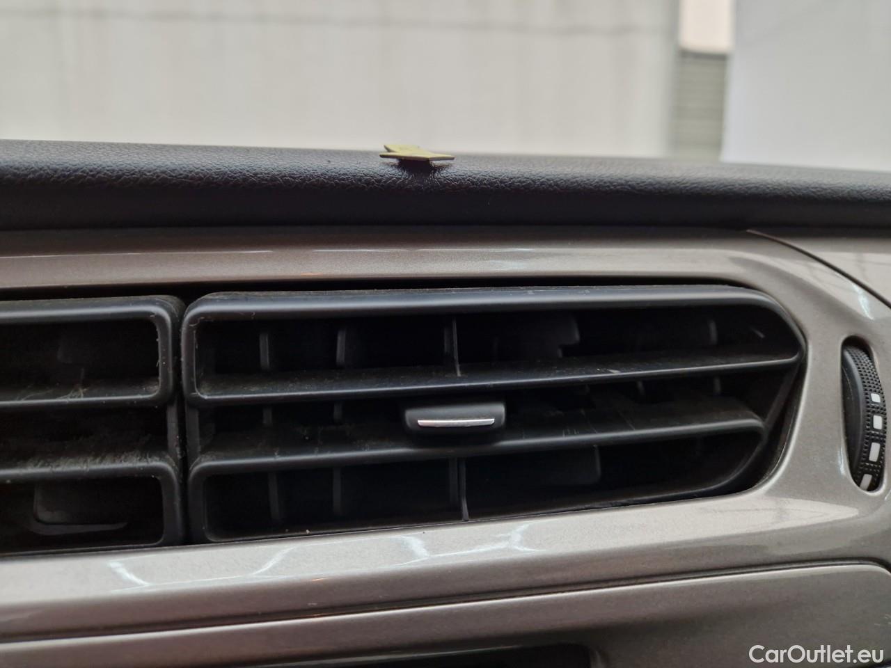  Citroen  C4 1.5 BlueHDi 100 Feel #37