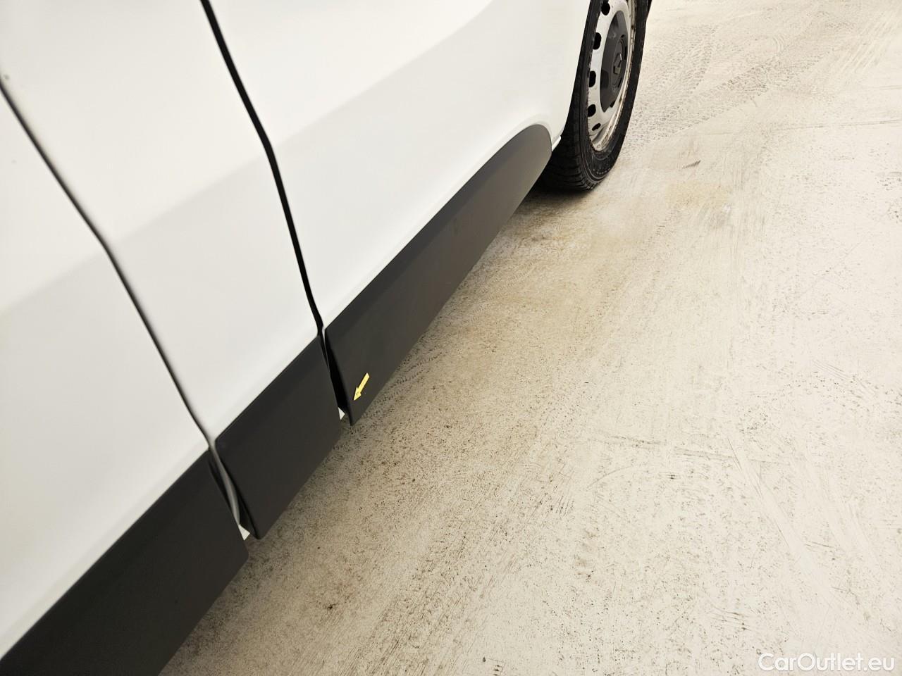  Renault  Trafic 2.0 Blue dCi 120CP Authentique L2H1 #35