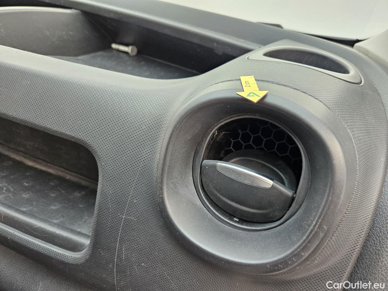  Renault  Trafic 2.0 Blue dCi 120CP Authentique L2H1 #78