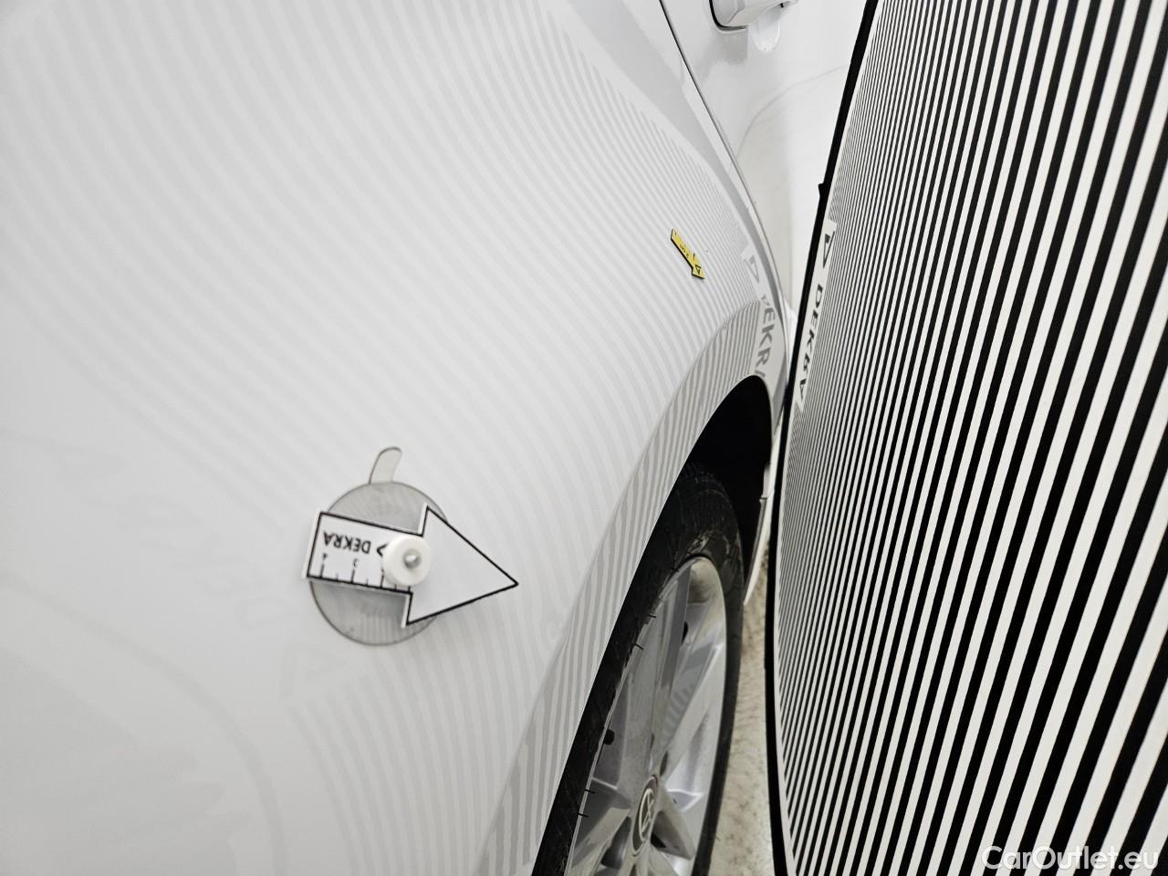  Toyota  Corolla 1.8 Hybrid Dynamic HSD TS E-CVT #24