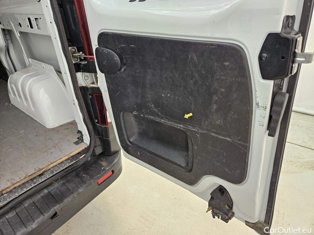  Renault  Trafic 2.0 Blue dCi 120CP Authentique L2H1 #81