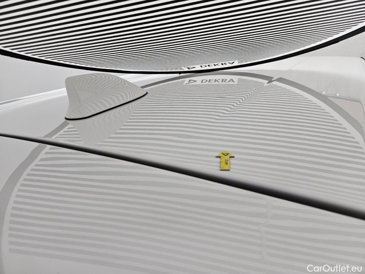  Toyota  Corolla 1.8 Hybrid Dynamic HSD TS E-CVT #38