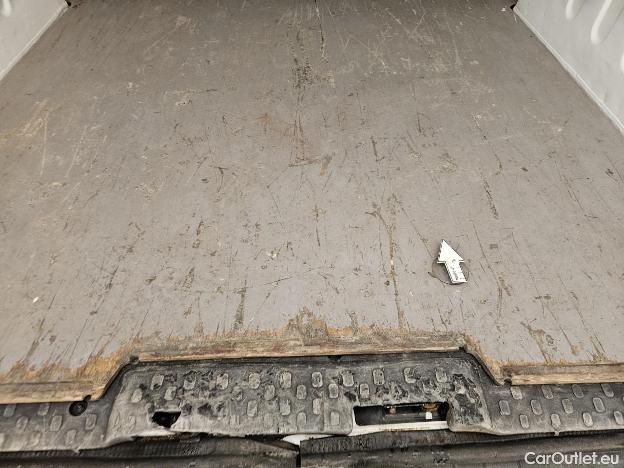  Renault  Trafic 2.0 Blue dCi 120CP Authentique L2H1 #79