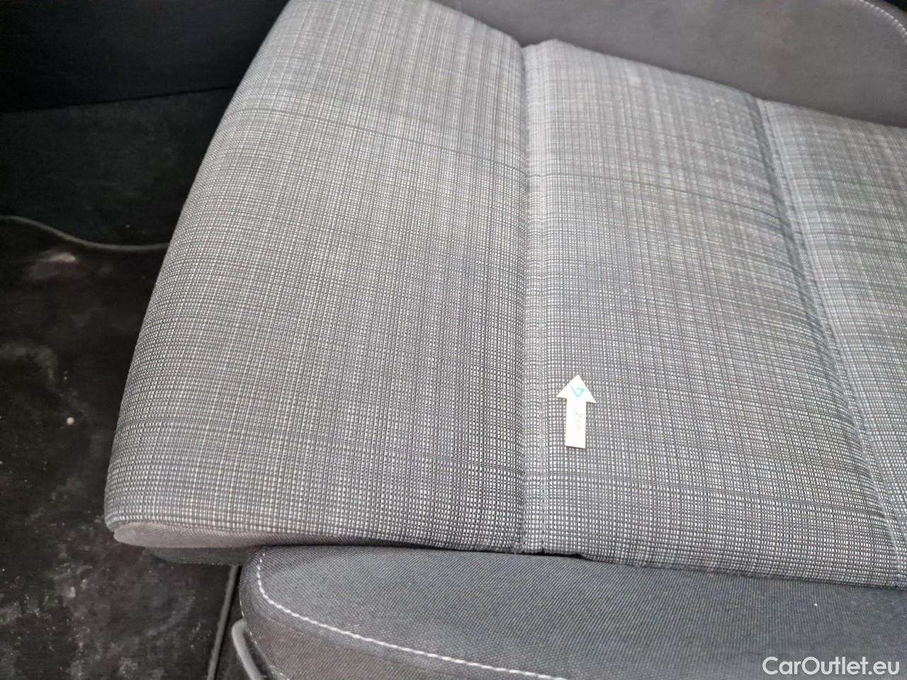  Volkswagen  Passat Comfortline 2.0 TDI DSG 150 CP #36