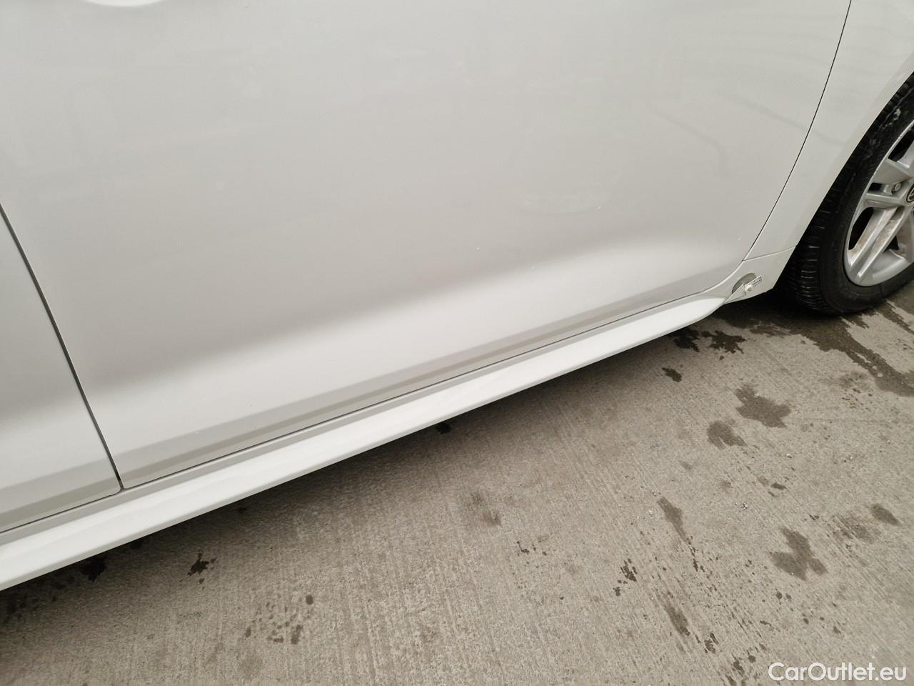  Toyota  Corolla 1.8 Hybrid Dynamic HSD TS E-CVT #16