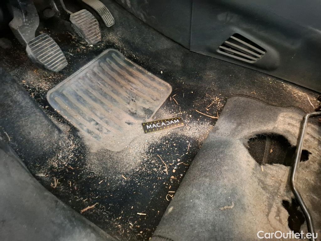  Peugeot  208  Affaire Premium 1.2 PureTech 80CV BVM5 E6 #18