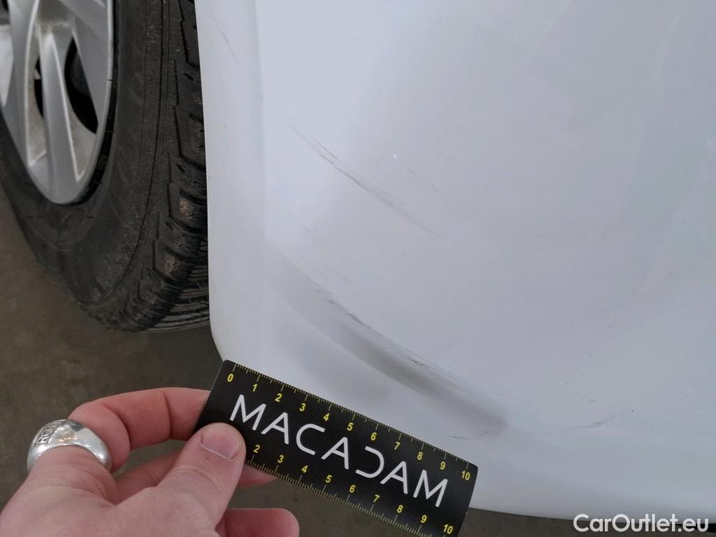  Peugeot  208  Affaire Premium 1.2 PureTech 80CV BVM5 E6 #34