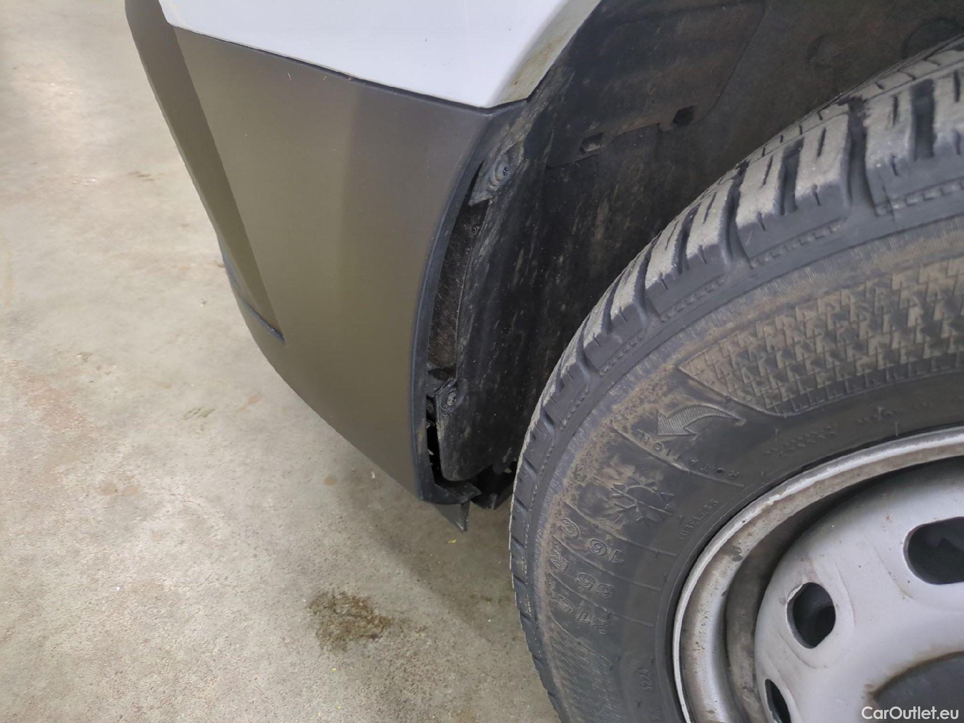  Renault  Trafic  III Fourgon L2H1 3T Confort 2.0 dCi 130CV BVM6 E6d #12