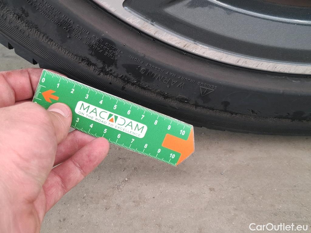  Bmw  Serie 1 BMW Série 1 / 2019 / 5P / Berline 116i DKG7 Business Design #3