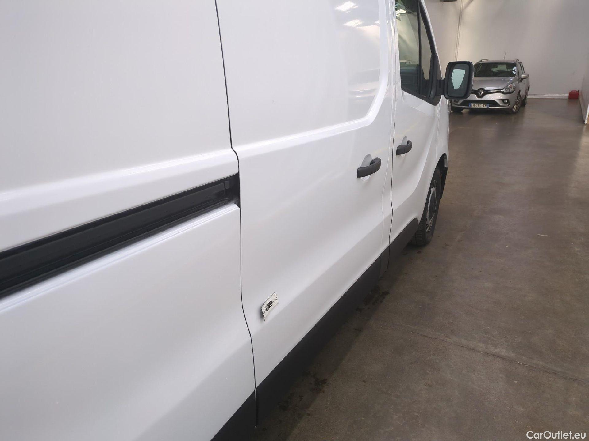  Renault  Trafic  III Fourgon L2H1 3T Confort 2.0 dCi 130CV BVM6 E6d #27