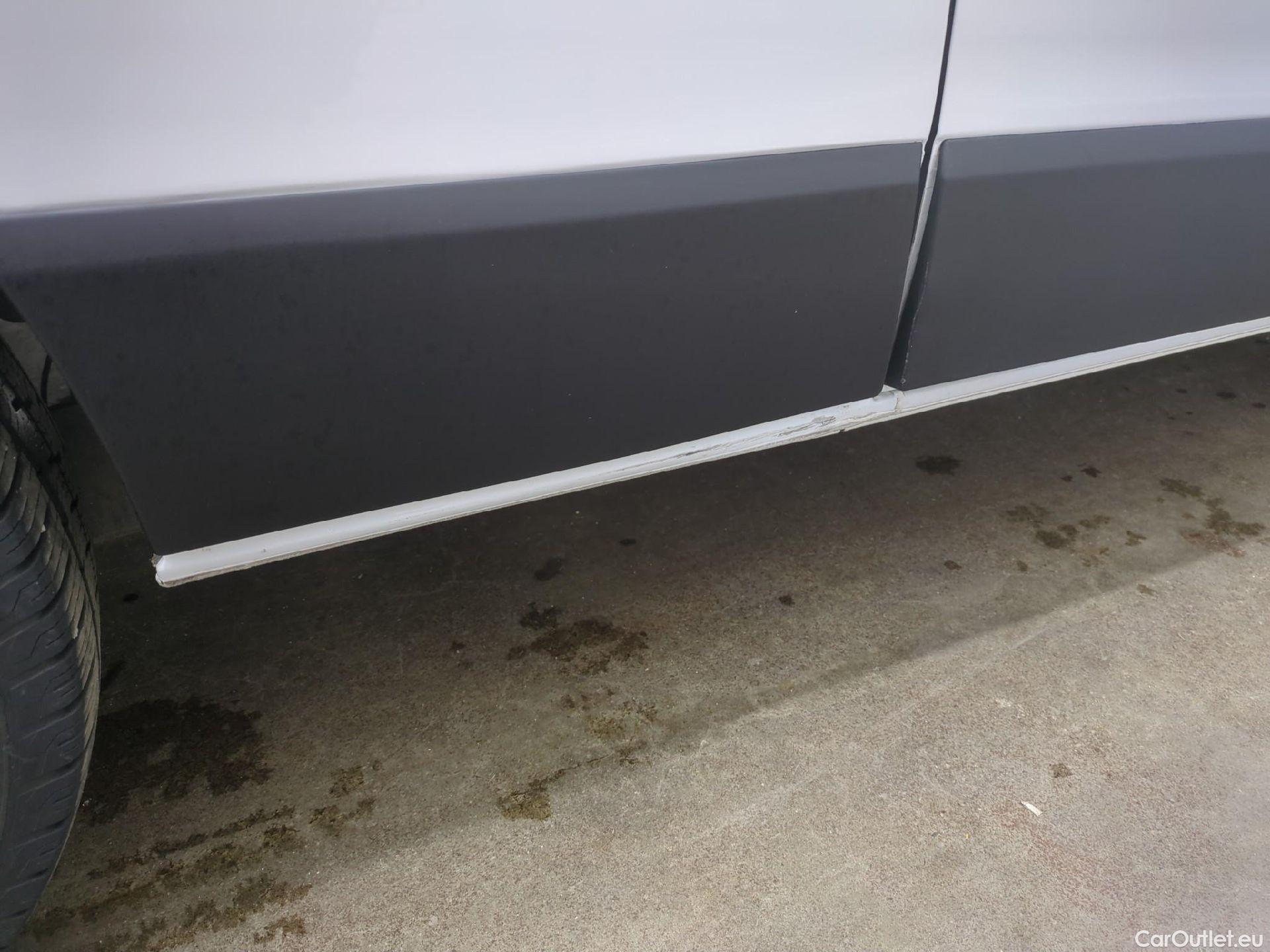  Renault  Trafic  III Fourgon L2H1 3T Confort 2.0 dCi 130CV BVM6 E6d #29