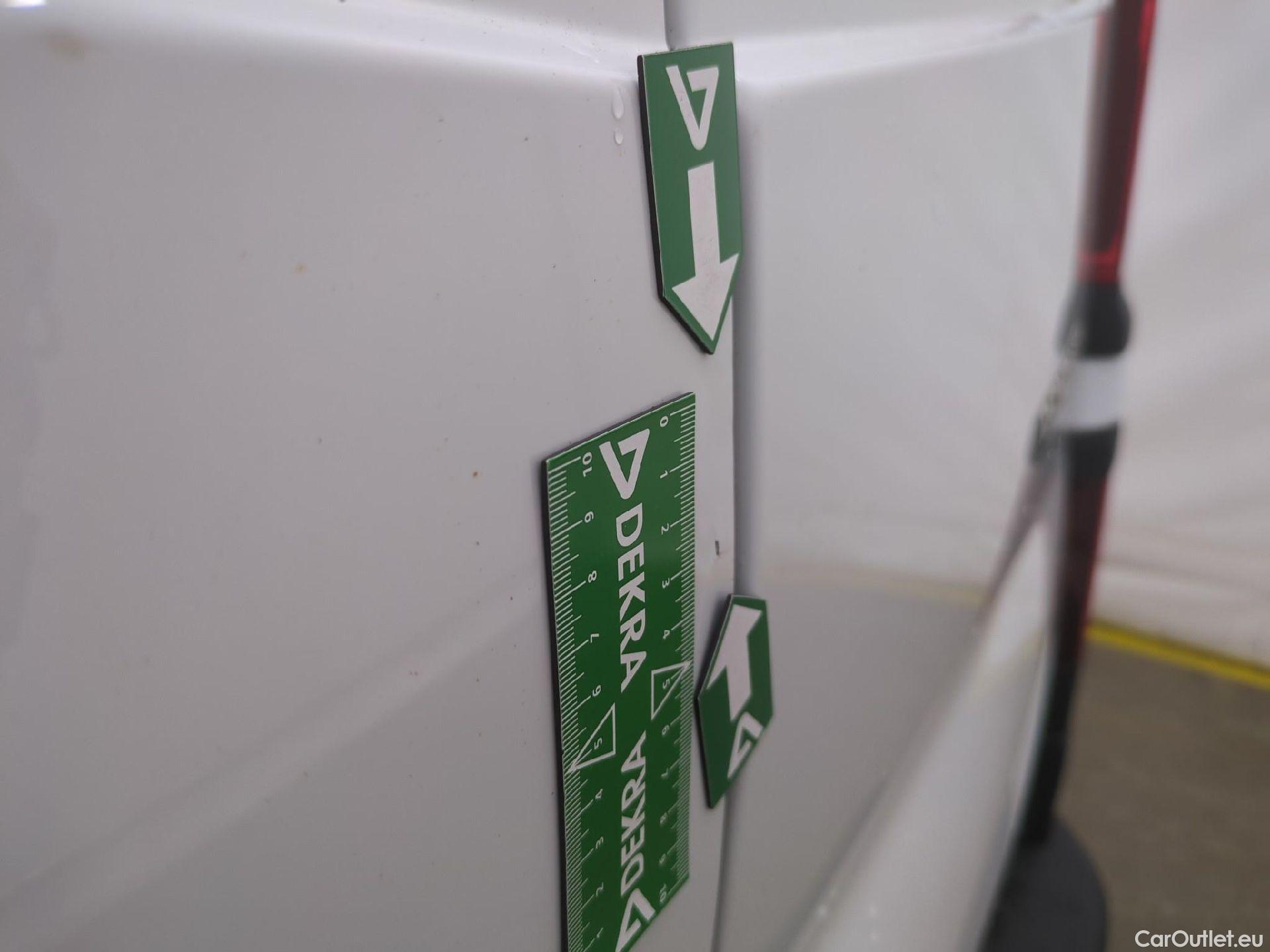  Renault  Trafic  III Fourgon L2H1 3T Confort 2.0 dCi 130CV BVM6 E6d #19