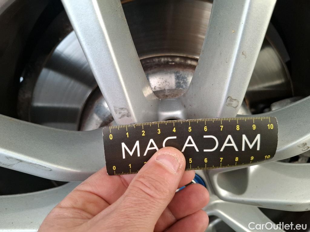  Bmw  Serie 3 BMW Série 3 Touring / 2022 / 5P / Break 320e 204ch Business Design BVA8 Hybride #8