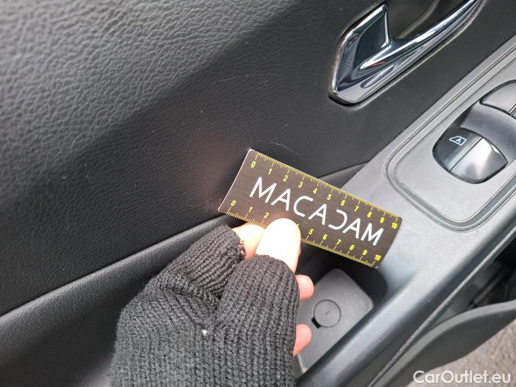  Nissan  Micra NISSAN  / 2016 / 5P / Berline IG-T 100 Business Edition #9