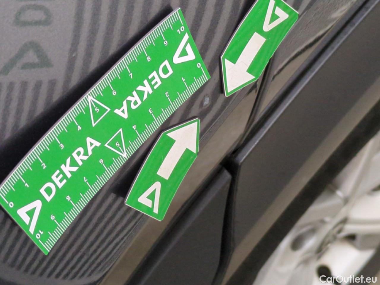  Nissan  Juke NISSAN  / 2019 / 5P / Crossover DIG-T 114 DCT Business+ #21