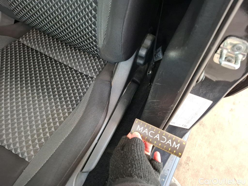  Nissan  Micra NISSAN  / 2016 / 5P / Berline IG-T 100 Business Edition #4