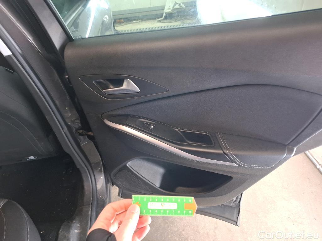  Opel   Grandland X OPEL / 2017 / 5P / SUV 1.2 TURBO 130 EDITION BUSINESS #11