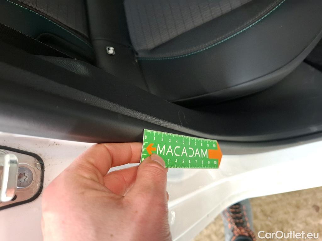  Peugeot  208  Allure Business 1.2 PureTech 100CV BVM6 E6d #1