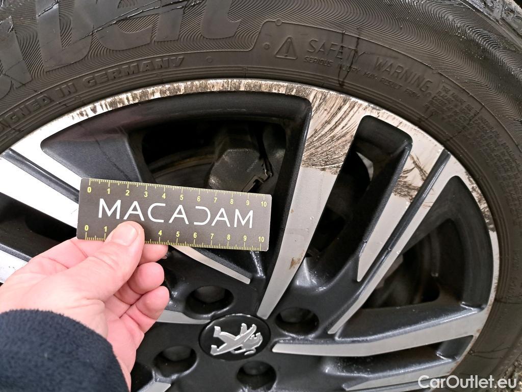  Peugeot  208  Allure Pack 1.2 PureTech 100CV BVA8 E6d #11