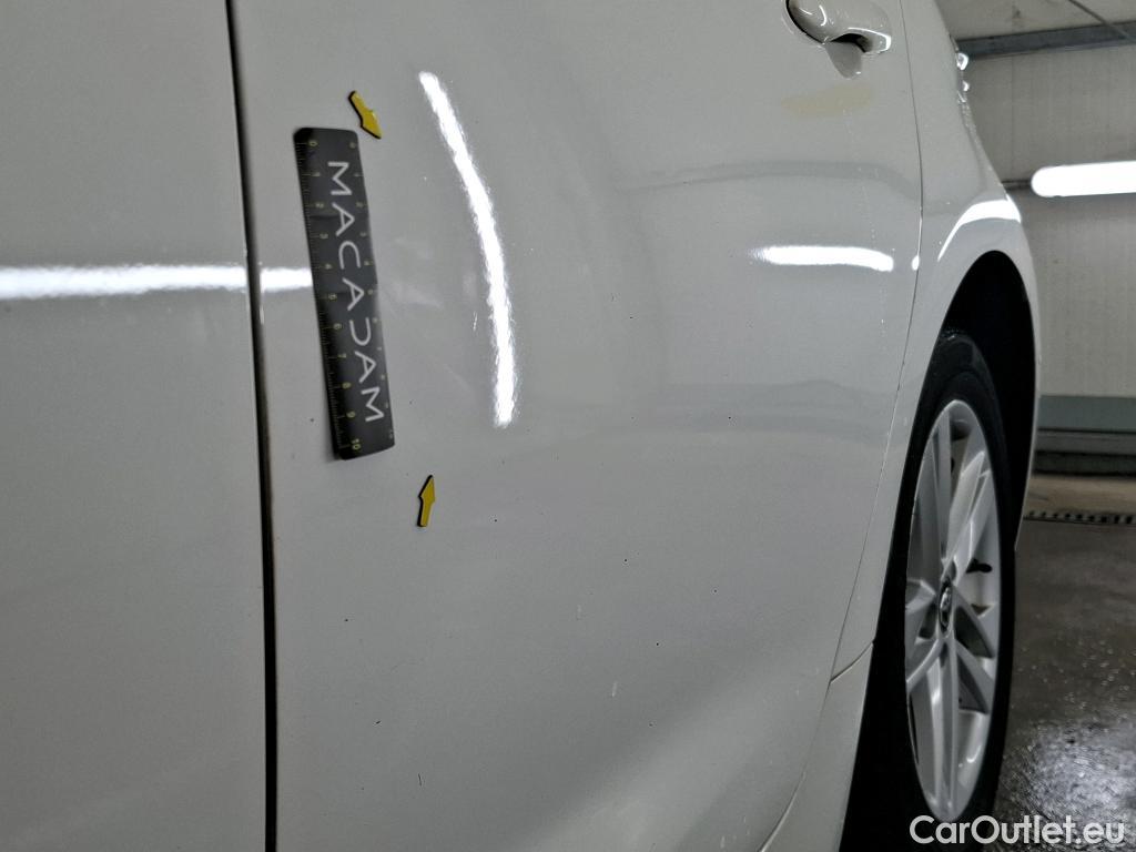  Toyota  Corolla TOYOTA  / 2018 / 5P / Berline Hybride 122h Dynamic Business Beyond Zer #12