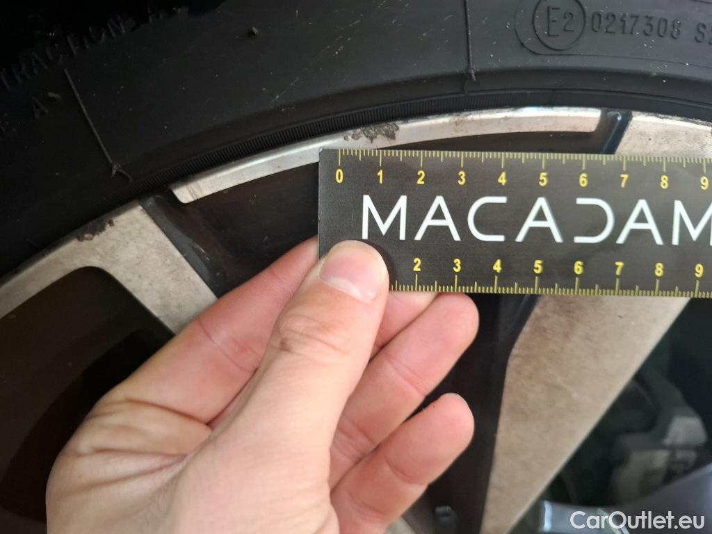  Volkswagen  T-ROC  R-Line 1.5 TSI 150CV BVA7 E6d #38