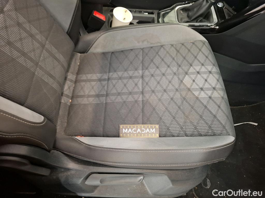  Volkswagen  T-ROC  R-Line 1.5 TSI 150CV BVA7 E6d #27