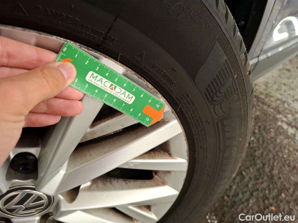  Volkswagen  T-ROC VOLKSWAGEN  / 2017 / 5P / SUV 1.0 TSI 115 LOUNGE #21