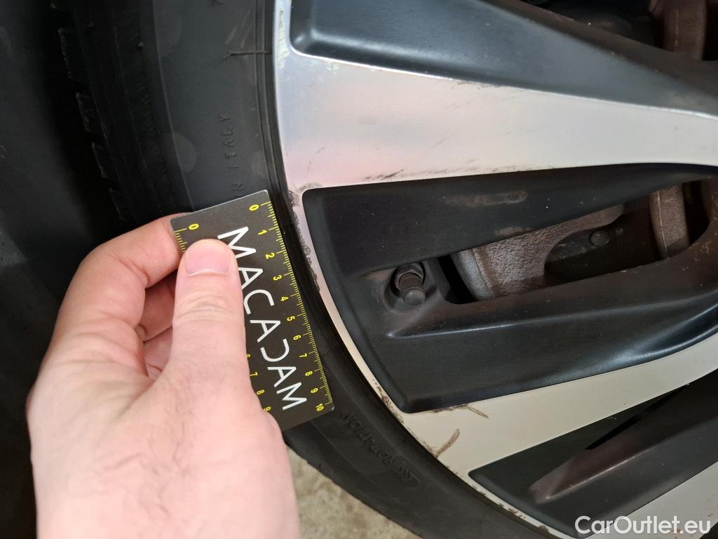  Mercedes  A-Klasse MERCEDES-BENZ Classe A Compact / 2018 / 5P / Berline A 250 e Business Line 8G-DCT #39